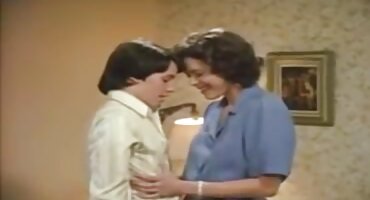 Prsata cutie umeće Crna sonda u njezinu vaginu porno filmovi sortirani u kategorije