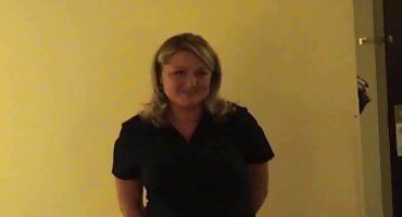 Sladak par seksi pornić uhvaćen seks na kameru