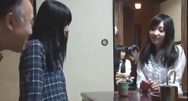 Izopačena kuja proširila joj maca i zabavila se romanticni porno filmovi sa seks-igračkama