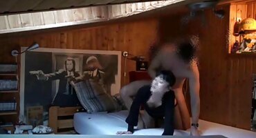 Otišao spavati mama seks i porno filmovi u spavaćoj sobi i jebeno raka na krevetu