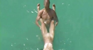 Seks-igračka u vrući pornići maca pruža zadovoljstvo Plavuša