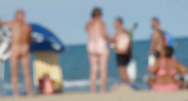 Masturbirao je, a zatim došao do djevojke na porno filmovi starke pupku sa svježom spermom