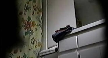 Debela djevojka s kapuljačom oduševljena gladnom besplatni seksi film osobom