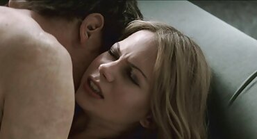 Lijepa djevojka liže kurac partnera grupni porno filmovi