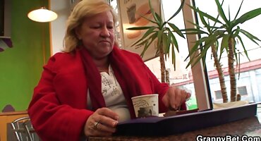 Sa najbolji porno seks zakrivljenim Sisama konju penis putuje dobro