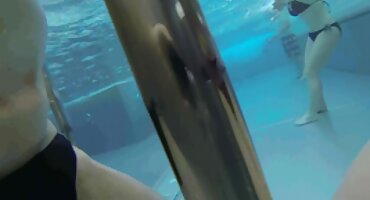 Polugola ljepotica ima penis u maca filmovi seks do temelja