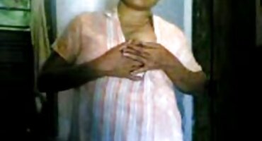 Muž je došao kući s posla seksi filmovi porno i supruga je puna sperme u krevetu