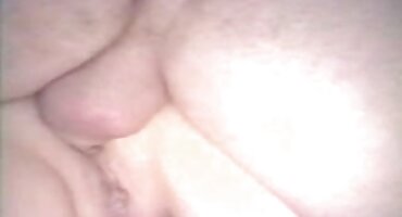 Tamnokosa dama predala mužu u porno filmovi sortirani u kategorije maca prije spavanja