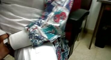 Junica s sex porno filmovi visećim Sisama sletio na kurac