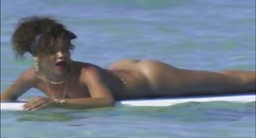 Prsti bujne dobar porno film žena masturbira joj maca, dok ona cums