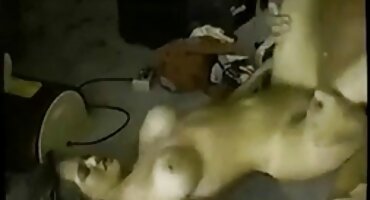 Lijepa drolja masturbira i sranje porno filmovi masaza član