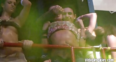 Na krevetu je bio kurac u vaginu izbliza porno filmovi grupni