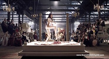 Crna atraktivna supruga trese guzicu besplatni seks film konju penis