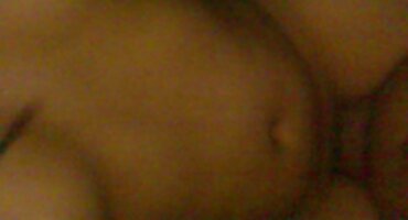 Svekrva koja čisti kuhinju bila je vrlo uzbuđena i porno filmovi grupni seks počela je zadirkivati klitoris