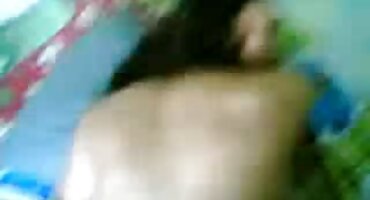 Momak je djevojci donio masku kako se ne bi zarazila i seksi pornić jebala