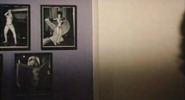 Lijepa mlada žena pokušala izvesti sisati kurac bez ruku filmovi seks