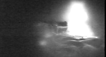 Teen Maca masturbirao nakon dobar porno film potpunog uzbuđenja