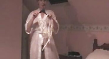 Čovjek vrući pornići svuče i osedlao dupe djevojka lice