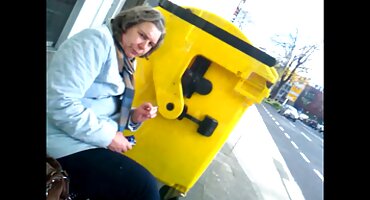 Široko širi erotski filmovi sex njezine noge, mama je pokazala joj maca