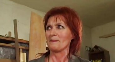 Mladić filmovi za odrasle xxx fucks uzbuđen vrata na stolu