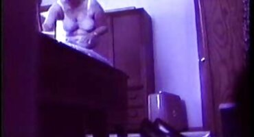 Veliki plijen crnka jebanje sa suprugom i dovodi ga domaci seksi film do orgazma