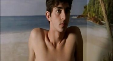 Mladi šef porno film grupni sex trza suknju tajnika