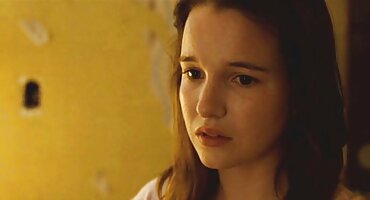 Uzela je ružičasti vibrator i seks pornić jebeno muža u dupe