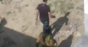 Ljubavni iskusni čovjek zabavlja analni filmovi se sa zrelim prijateljem