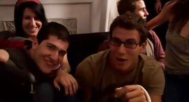 Papar nagnuo besplatni porno seks psić stil i jebeno djevojku maca