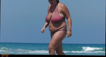 Bijesan momak fucks seksi besplatni filmovi i ejakulira na lice svježom filled