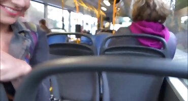 Djevojka jebanje u parku s romanticni porno filmovi nepoznatim Gospodinom