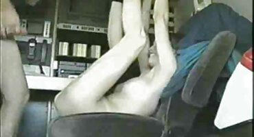 Veseo momak skinuo domaću zadaću besplatni seksi filmovi s djevojkom