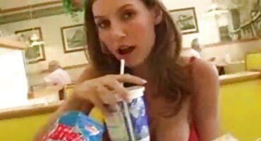 Kuja s velikim guzicu skočio na porno seks filmovi falus svog ljubavnika