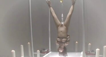 Tattooed seksi besplatni filmovi tamnokosa žena pokazala Velike Sise