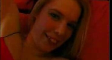 Napaljeni kuja seks pornjava razgovara na telefon i fucks