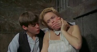 Djevojka ležerno rukuje dlakavu domaci filmovi sex rupu