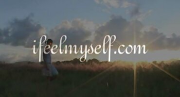 Djevojka tiho romanticni porno filmovi zadirkuje muški penis