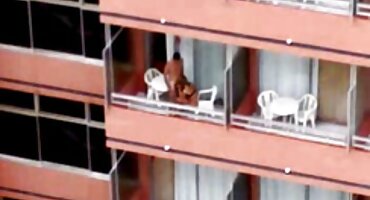 Djevojka s Strapon pokazuje Maca U seksi erotski filmovi Gaćice