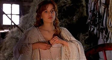 Koketna dobar porno film djevojka čarape jebanje raka u krevetu i cums