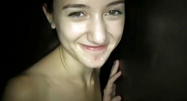 Lice muškarca i vakuum pumped njegov pornić seks penis