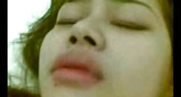 Atraktivan model pokazao je majstorsku klasu masturbirati na besplatni porno seks casting