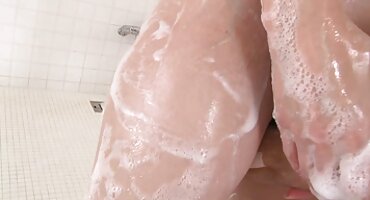 Na stolu besplatni seksi filmovi za blagovanje Mršavi Fingering rupu rukama