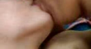 Dlakav maca sjeo na nepristojan porno film grupni seks penis